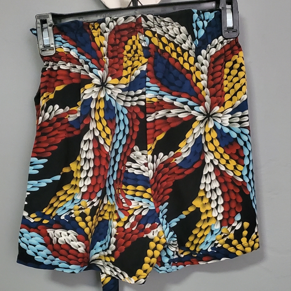 Shorts - Picture 2 of 3